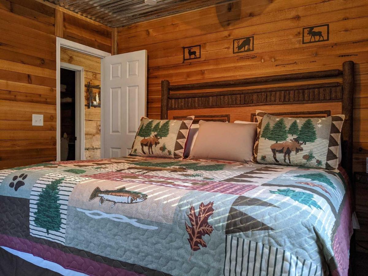 Deep Creek Hideaway Cabin ブライソン・シティ エクステリア 写真