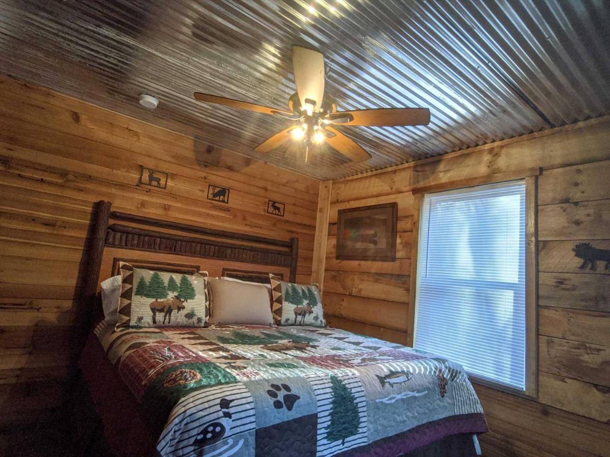 Deep Creek Hideaway Cabin ブライソン・シティ エクステリア 写真