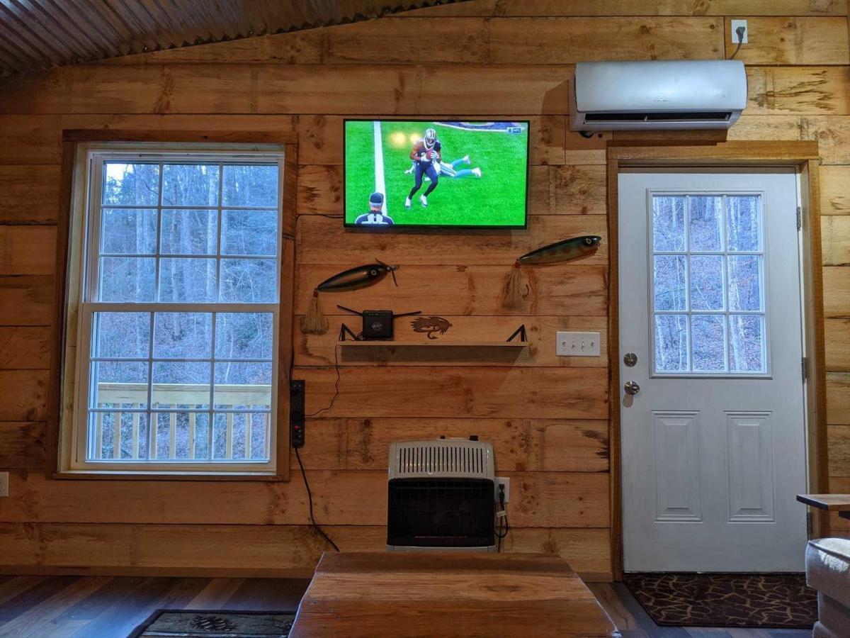 Deep Creek Hideaway Cabin ブライソン・シティ エクステリア 写真